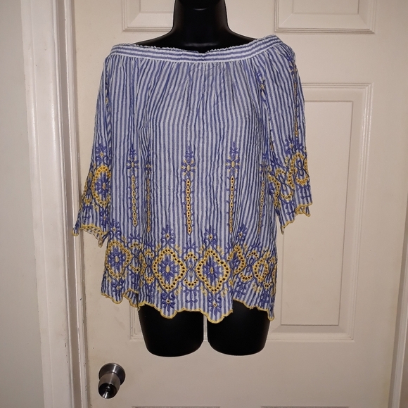Fifteen twenty size large off the shoulder blouse - Picture 1 of 3